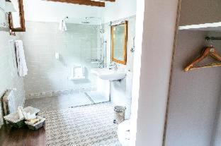 Double Room with Air-Conditioning,709971010:JPEG