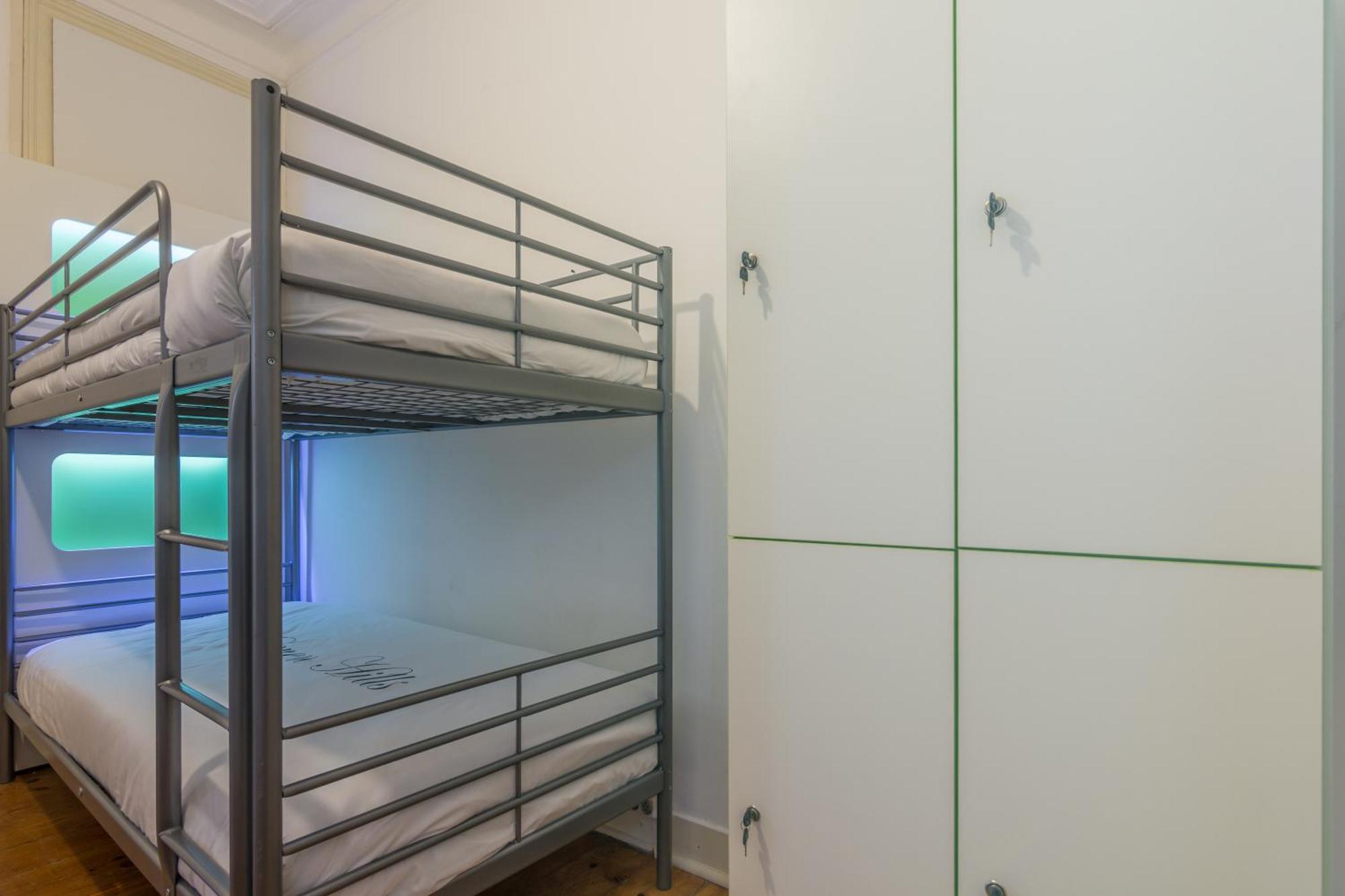 Bed in 6-Bed Mixed Dormitory Room,711680518:JPEG