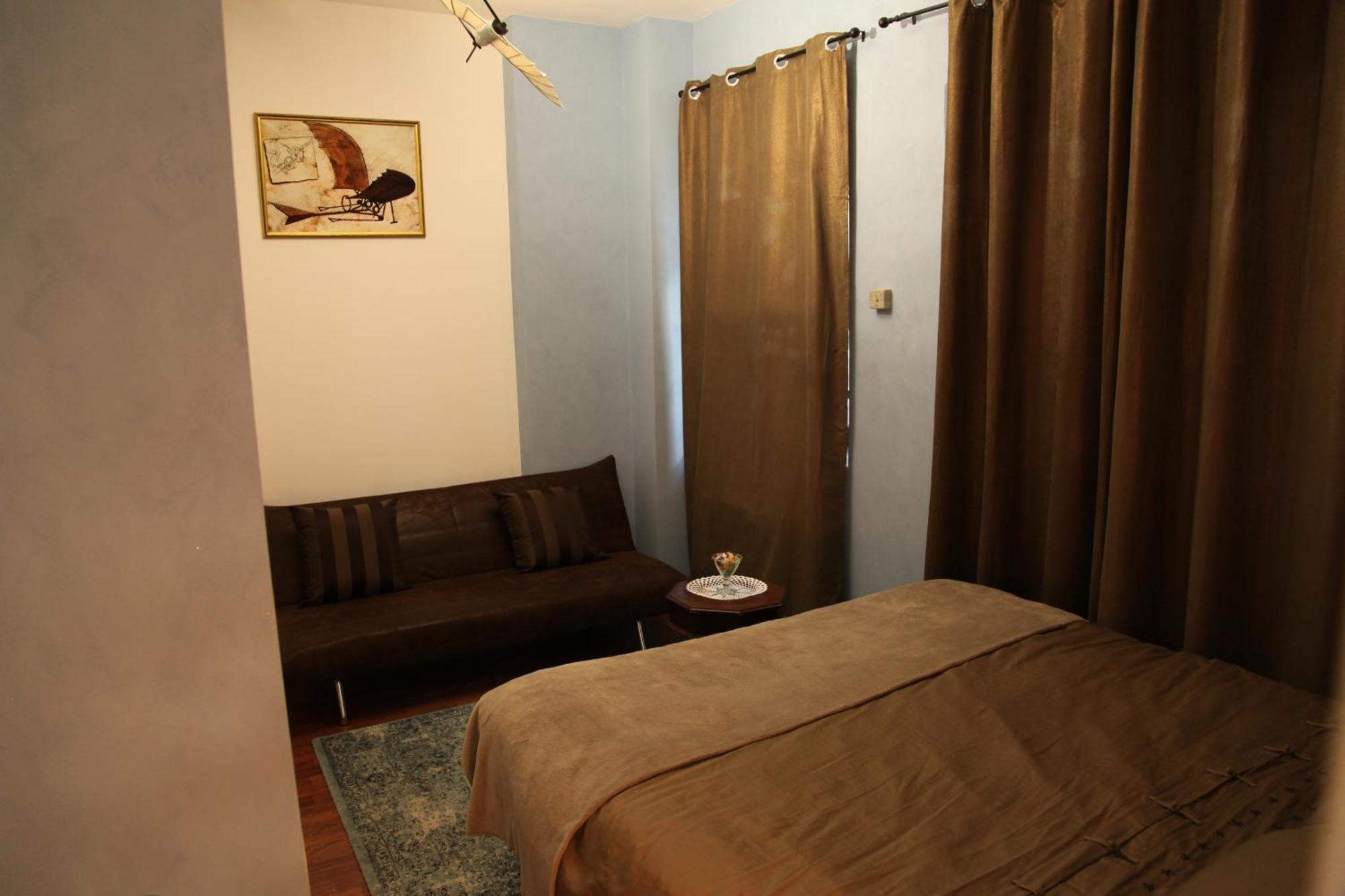 Large Double Room,711958648:JPEG