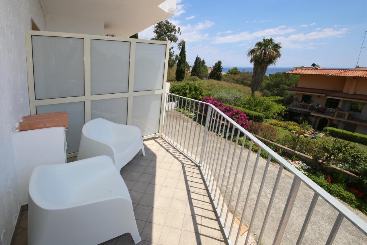 Studio Apartment with Sea View,717300961:JPEG