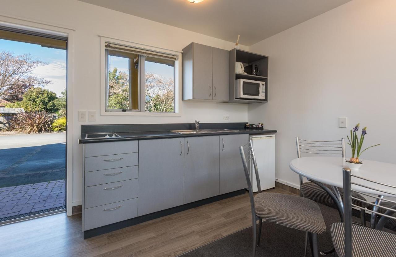 One-Bedroom Apartment,718763203:JPEG