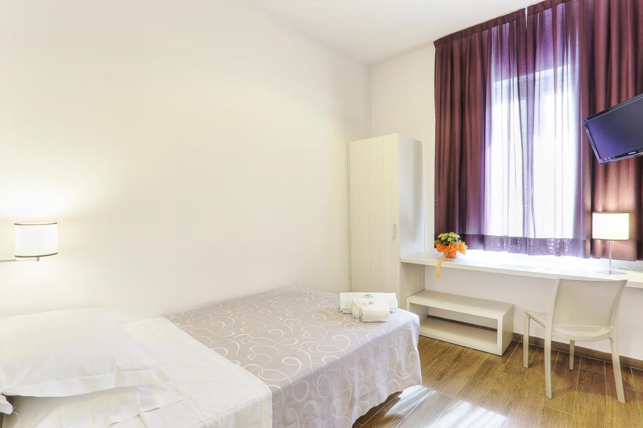 Single Room,725101642:JPEG