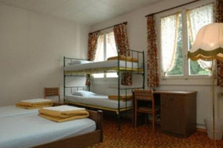 Lit Simple dans Dortoir de 4 Lits