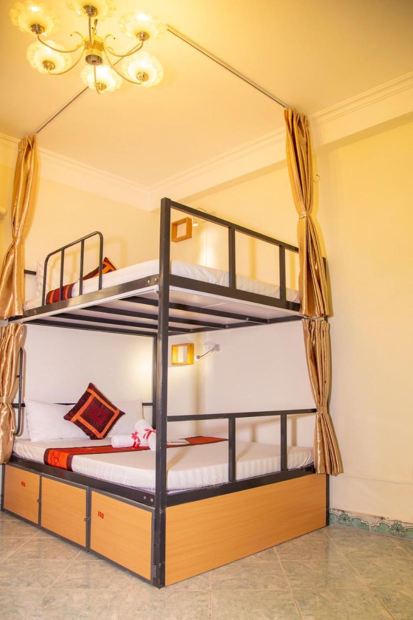 Bed in 4-Bed Dormitory Room with Balcony,733180840:JPEG