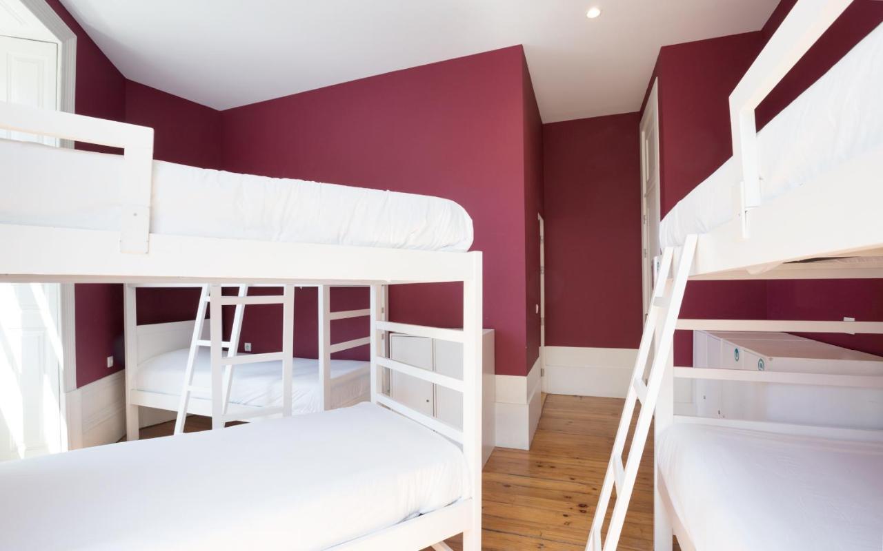 Cama em Dormitório Misto com 6 Camas