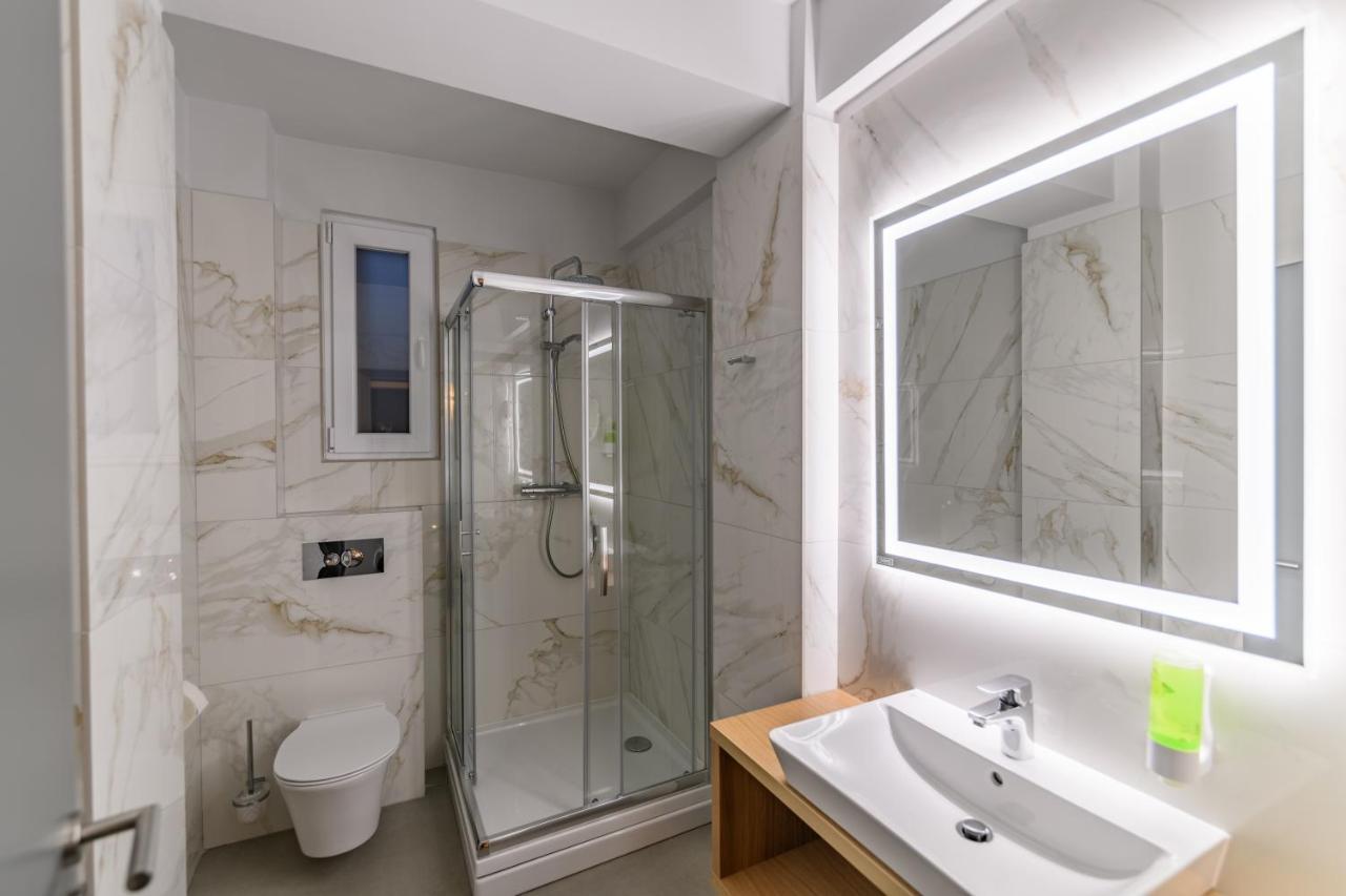 Double Room,749850188:JPEG