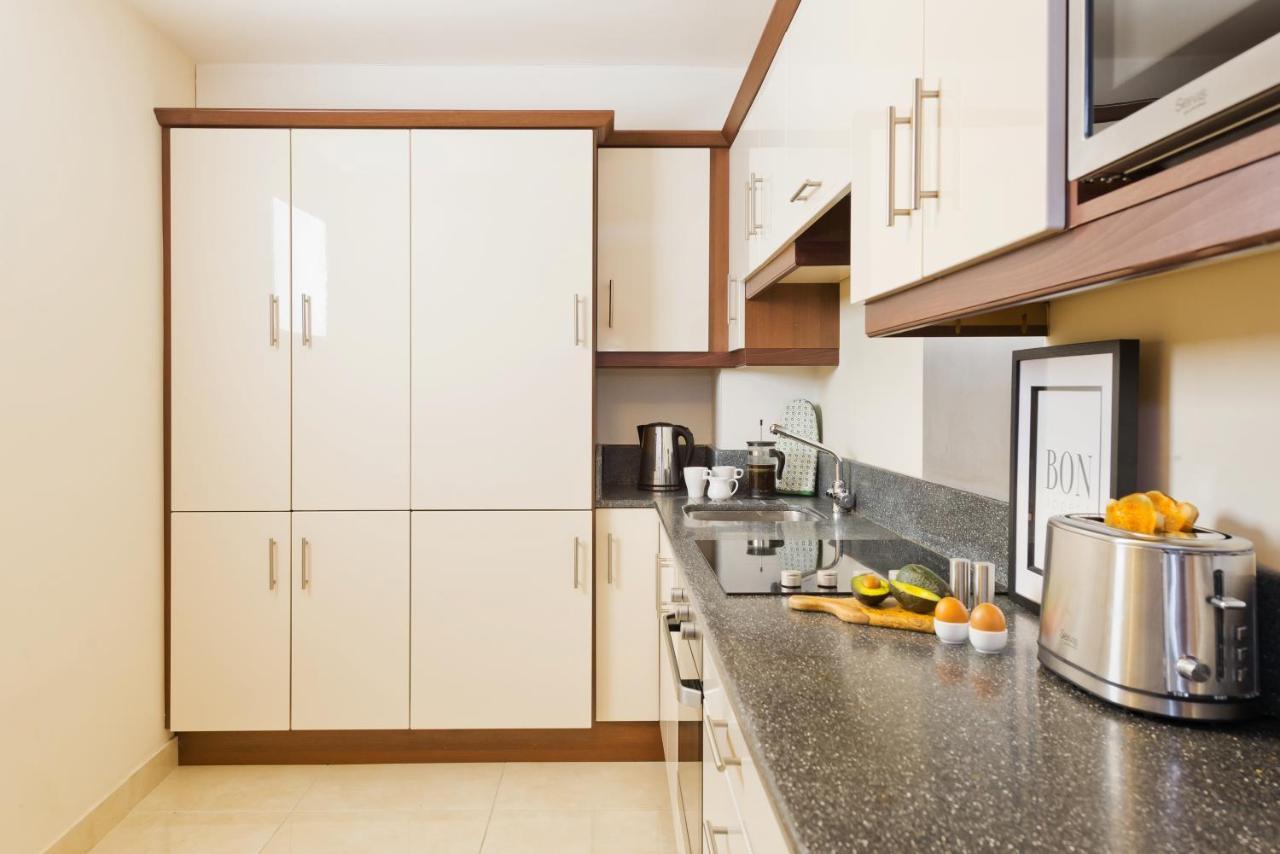 One-Bedroom Apartment,752092928:JPEG