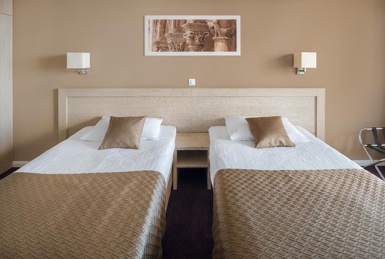 Standard Double or Twin Room,758699569:JPEG