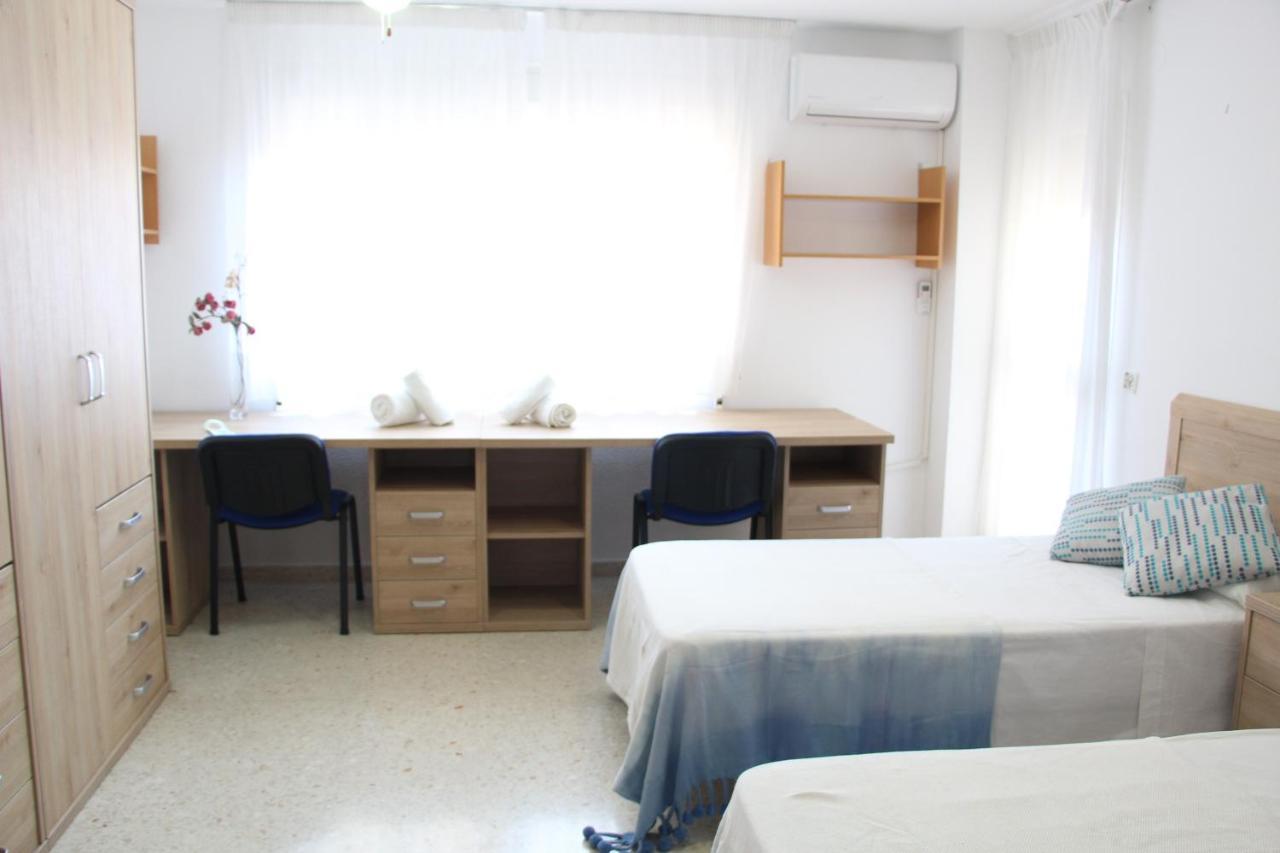 Standard Double Room with Shared Bathroom,762185602:JPEG