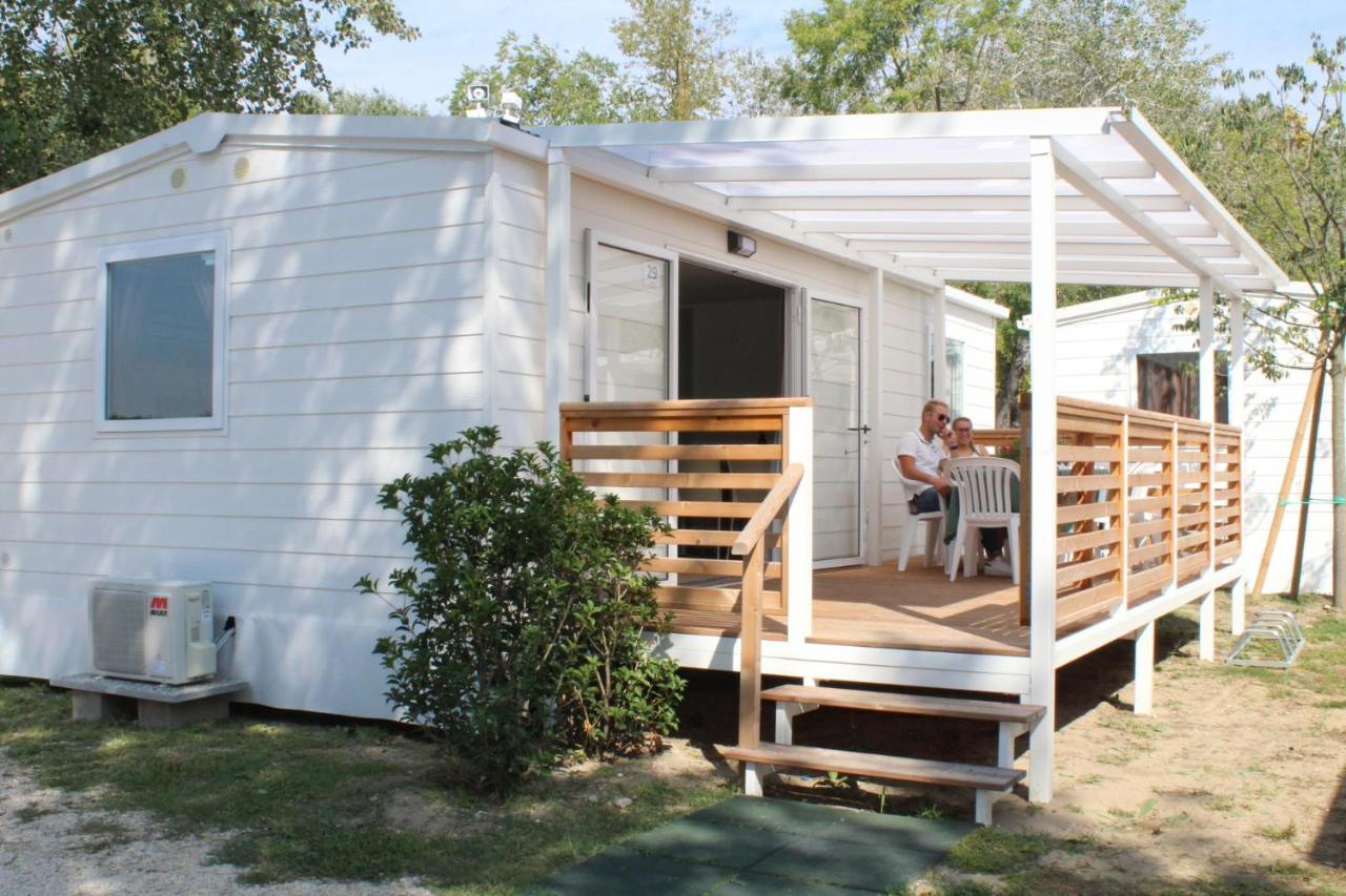 Mobile Home,765741724:JPEG