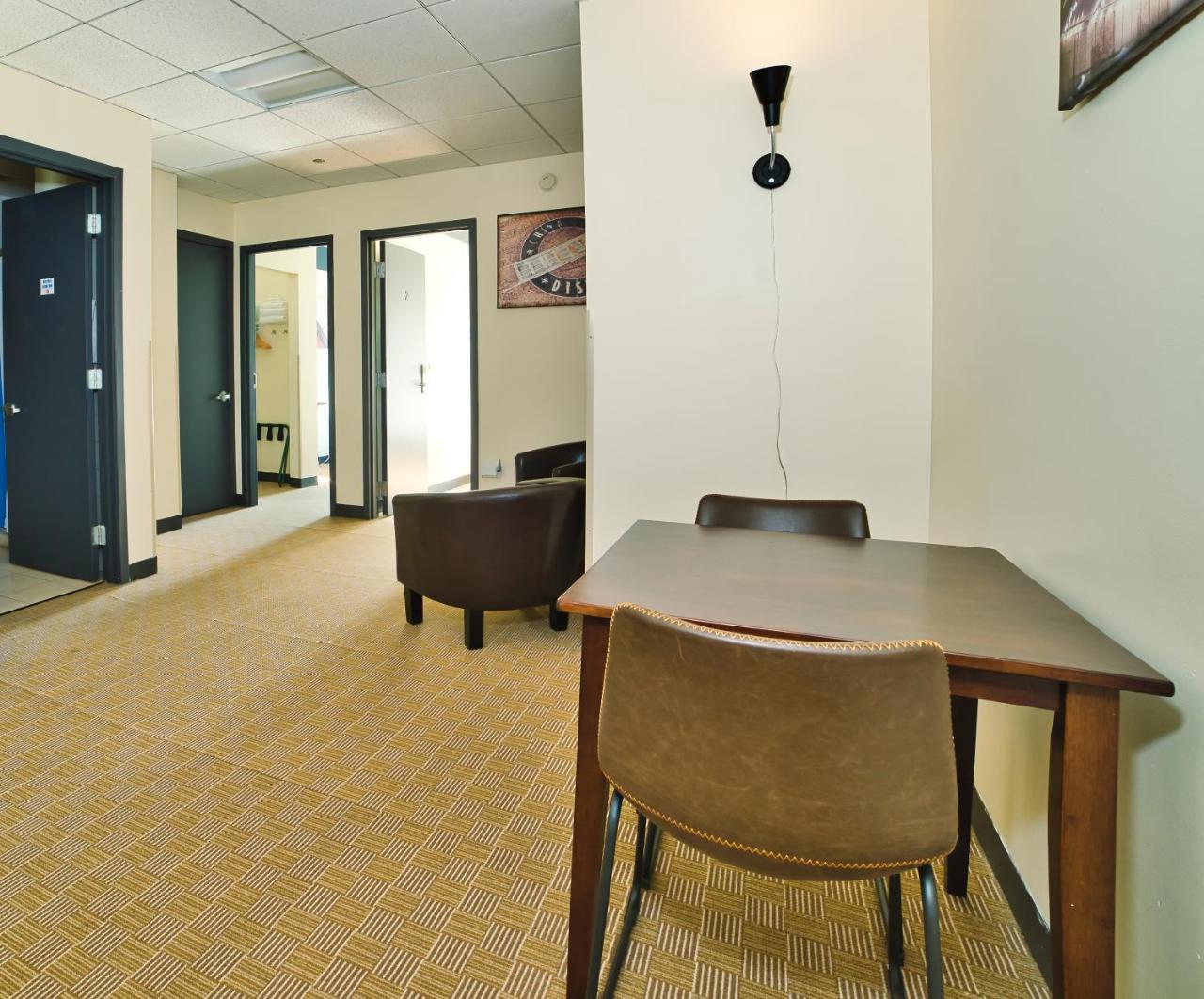 Privates Zimmer mit 1 Schlafzimmer und eigenem Bad