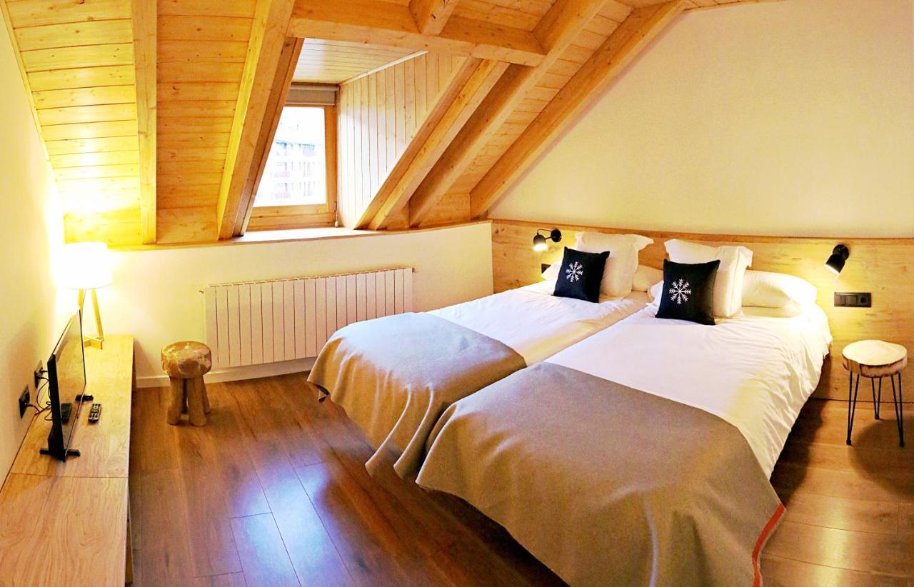 Double or Twin Room,776617402:JPEG