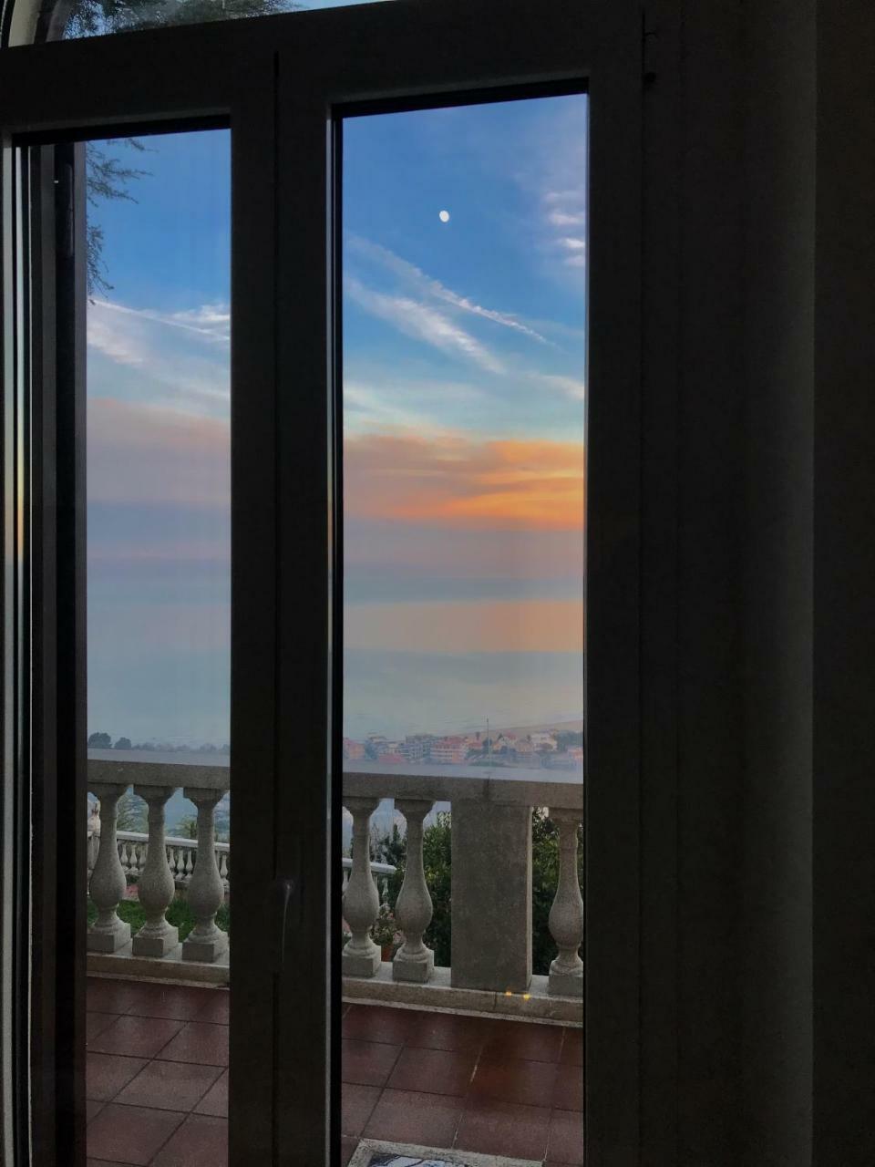 Camera Matrimoniale Deluxe con Balcone e Vista Mare
