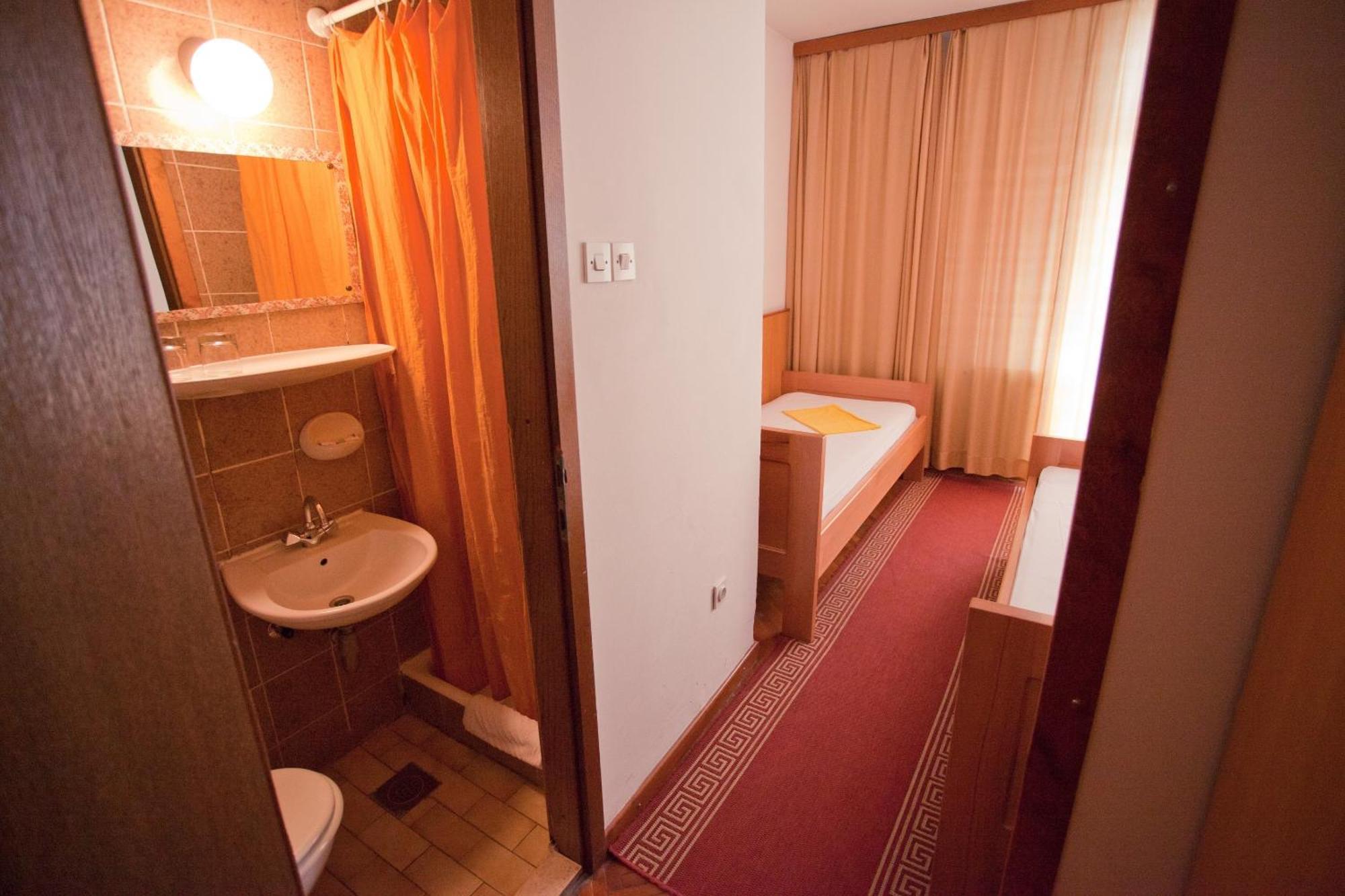 Single Room Private Bathroom