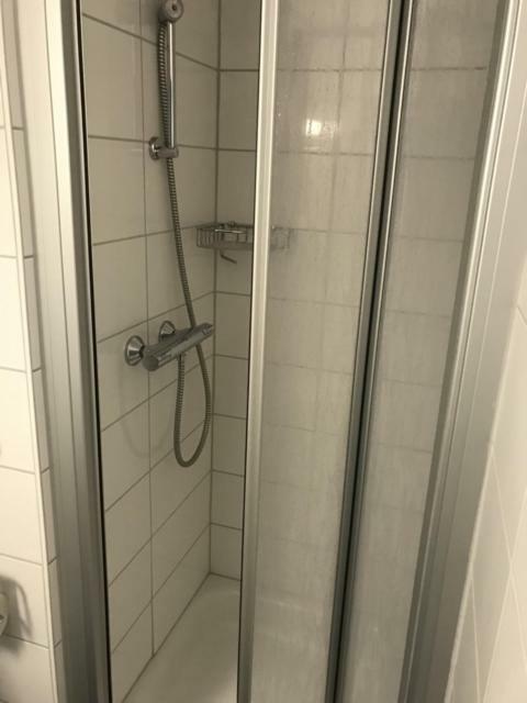 Single Room,798425262:JPEG