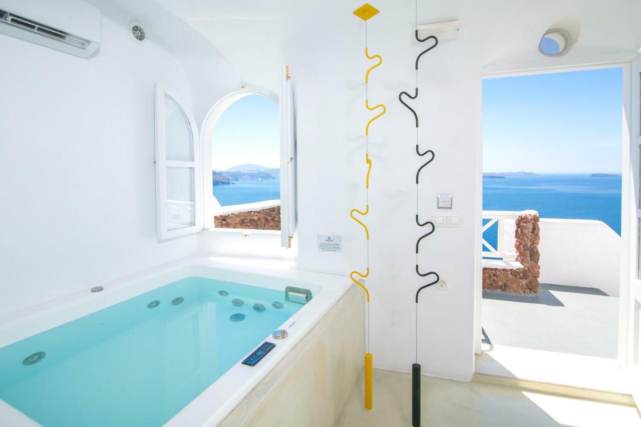 Cozy Nest Villa with Indoor Jacuzzi and Caldera View