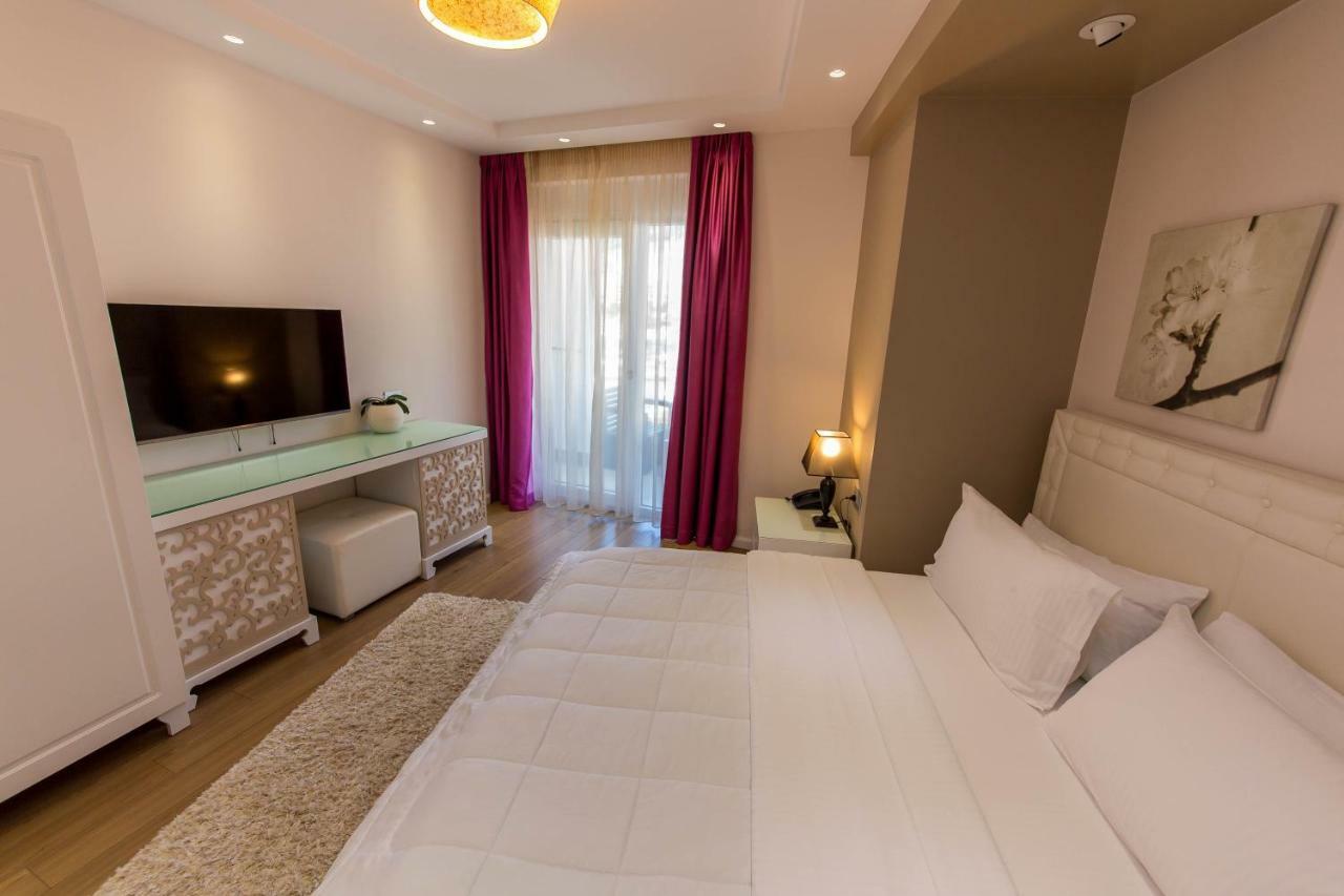 Standard Doppelzimmer mit seitlichem Meerblick
