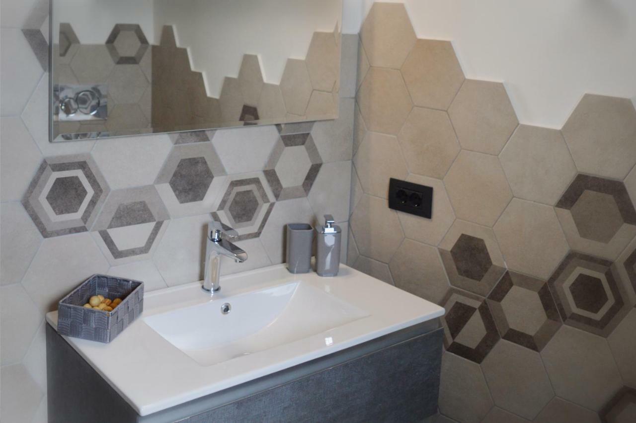 Standard Double Room,805067046:JPEG