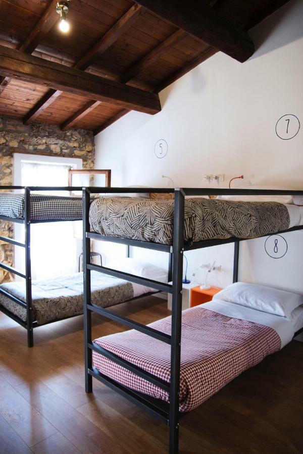 Posto Letto in Dormitorio per 8 Persone