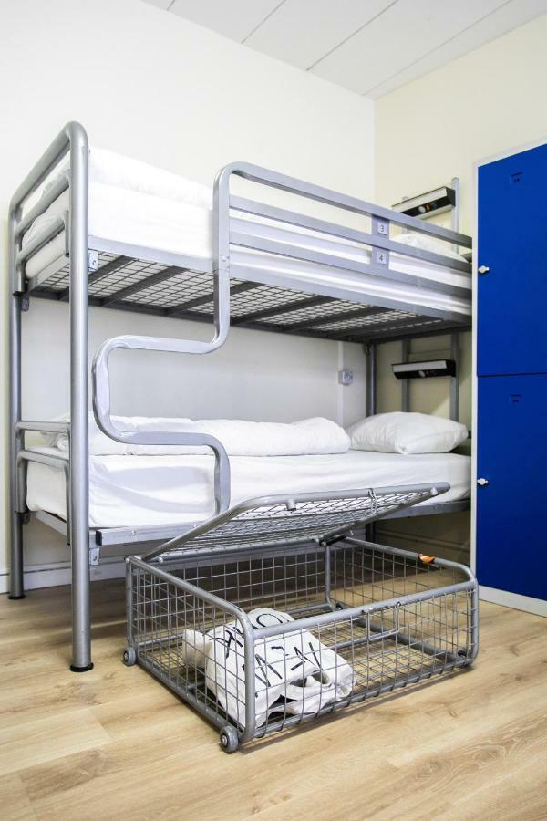 Dortoir Mixte de 8 Lits