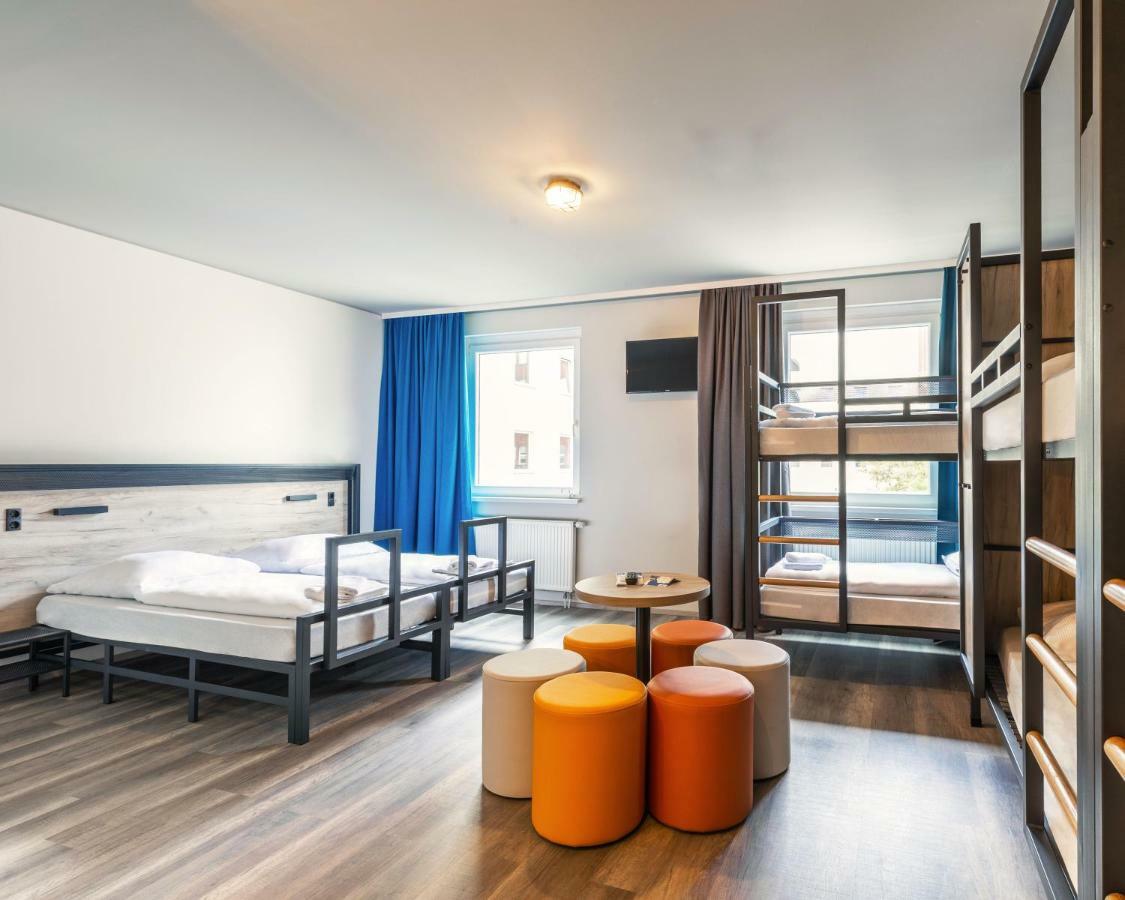 Kamer met 8 Bedden