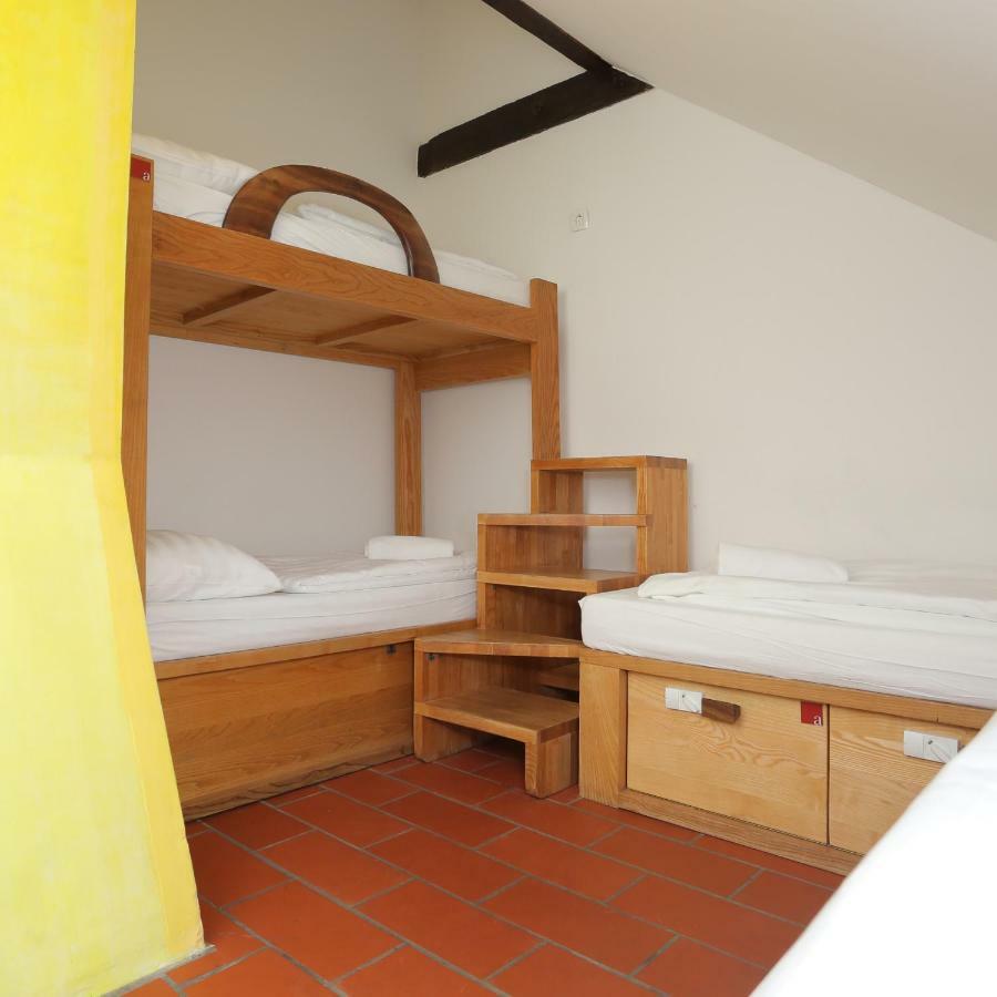 Cama individual en habitación compartida - 4 camas