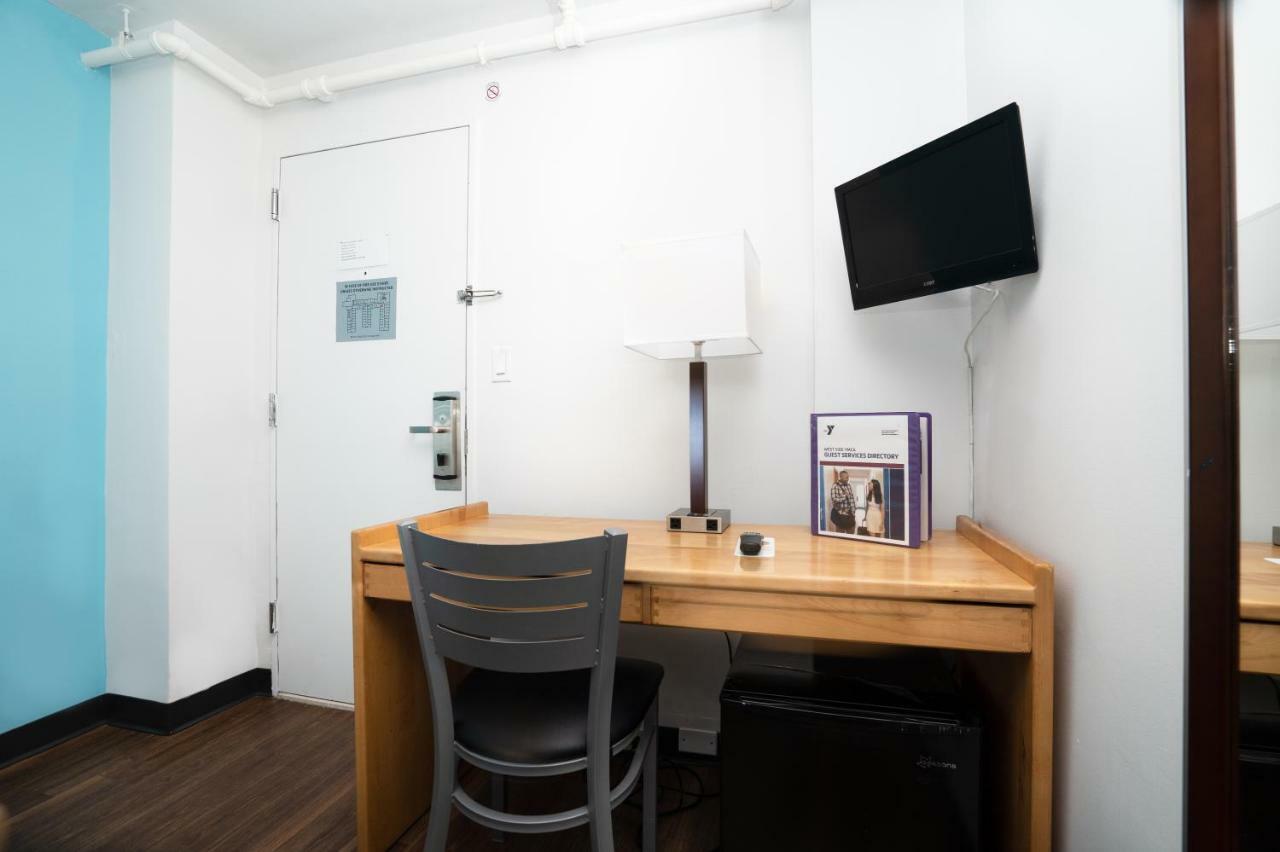 Quarto Deluxe com Cama em Beliche e Casa de Banho Semi-Privativa