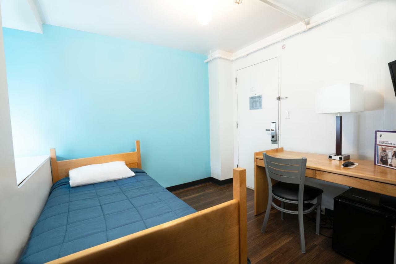 Quarto Individual Deluxe Privado com Vista Parque e Casa de Banho Semi-Privativa