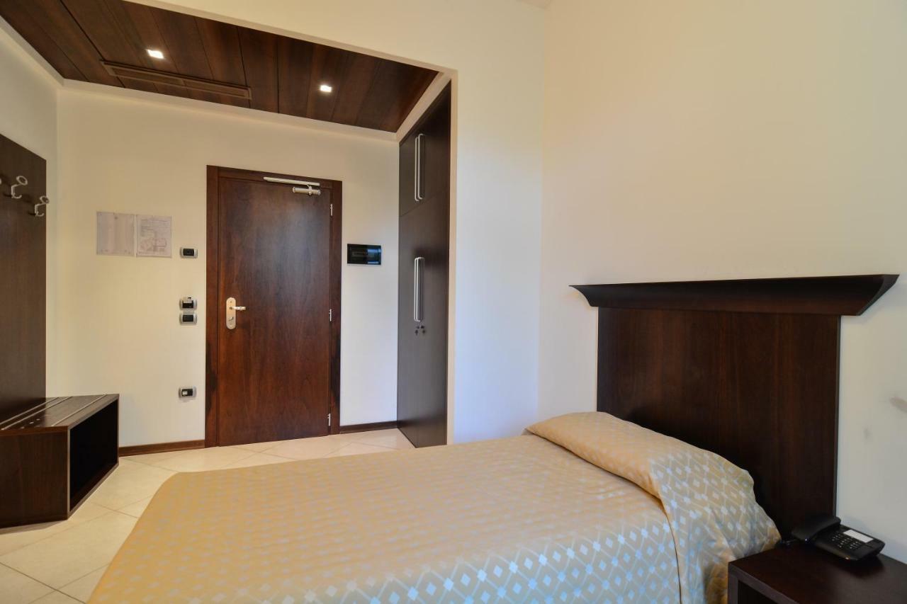 Classic Single Room,1386920918:JPEG