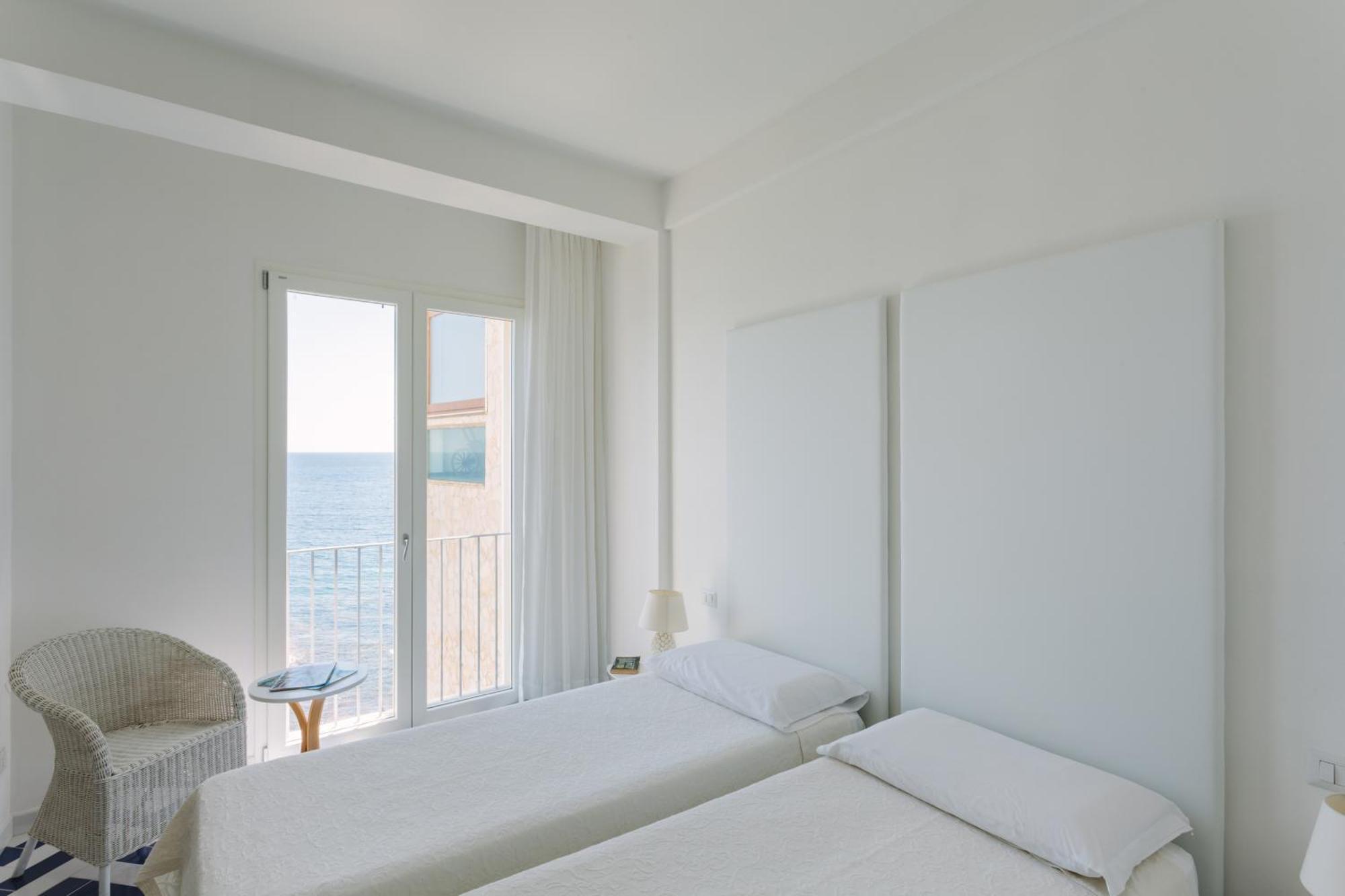 Standard Double or Twin Room with Sea View,823158215:JPEG
