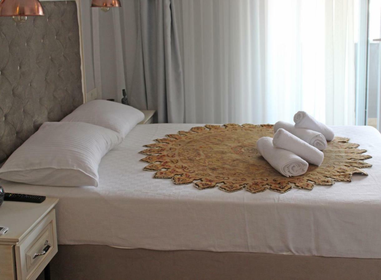 Doppelzimmer mit Balkon und Meerblick