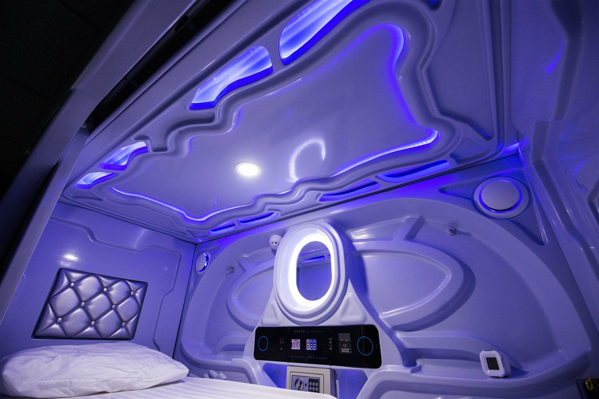 Cama Cápsula en habitación compartida para mujeres de 6 camas