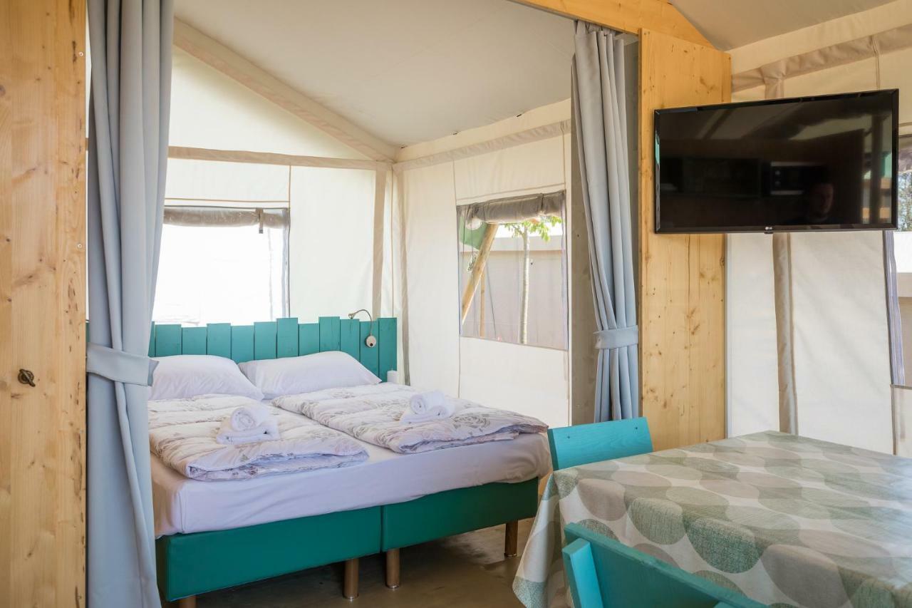 Family Three-Bedroom Tent Terrace