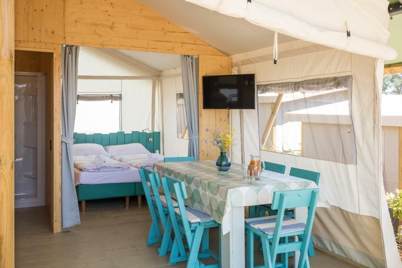 Family Three-Bedroom Tent Terrace