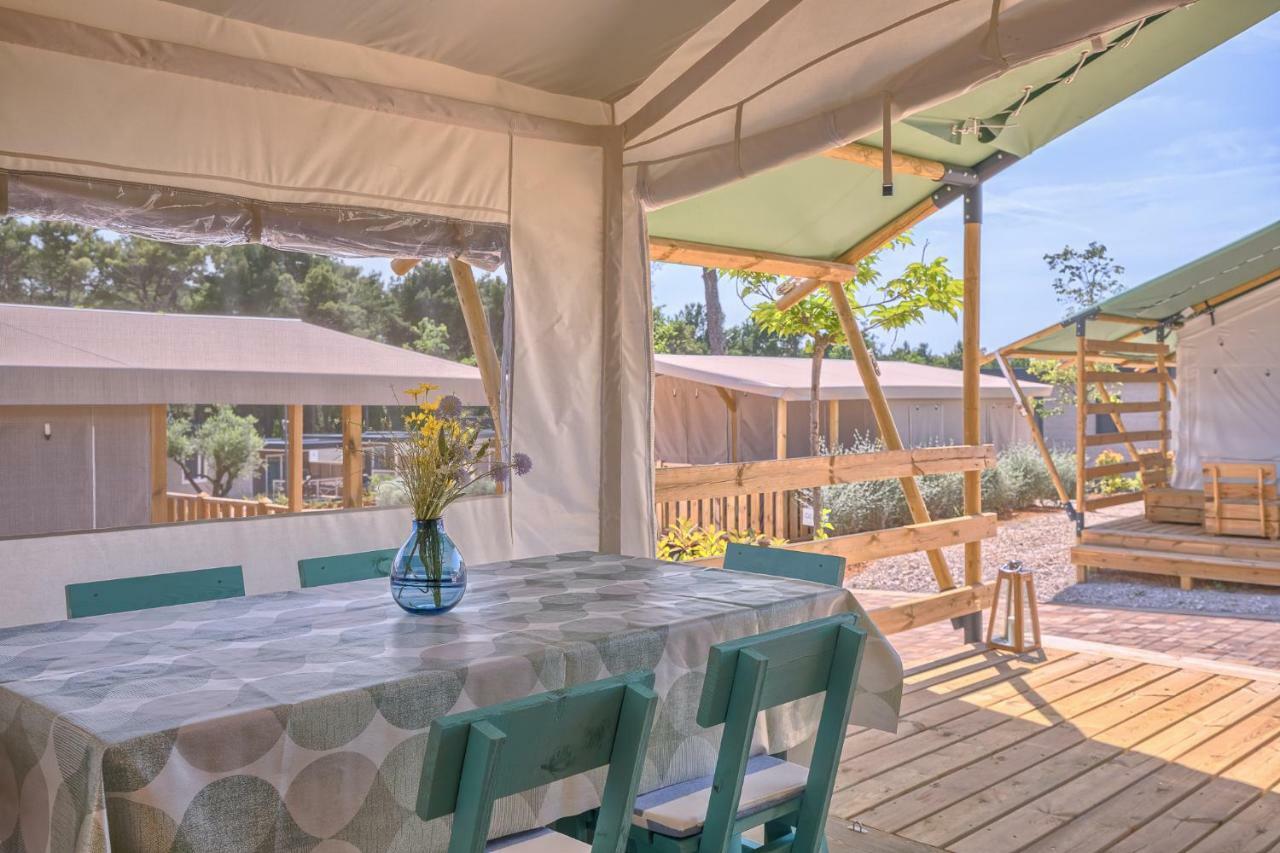 Family Three-Bedroom Tent Terrace
