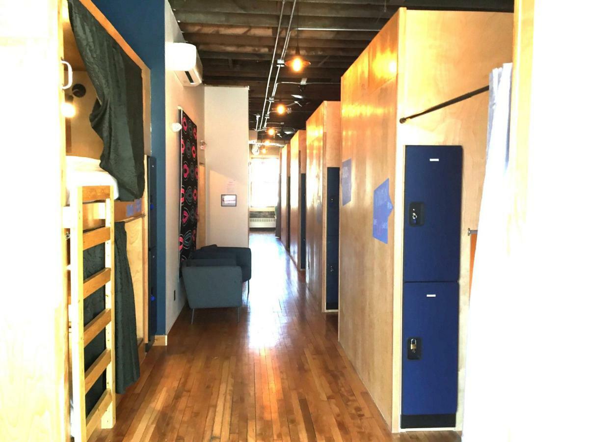 Bunk Bed in Mixed Dormitory Room