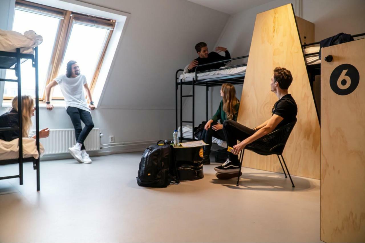 Privater Schlafsaal mit 6 Betten und eigenem Bad