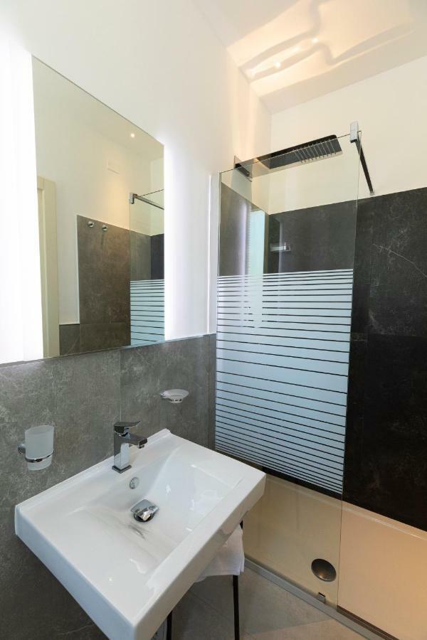 Single Room with Private Bathroom,835443317:JPEG