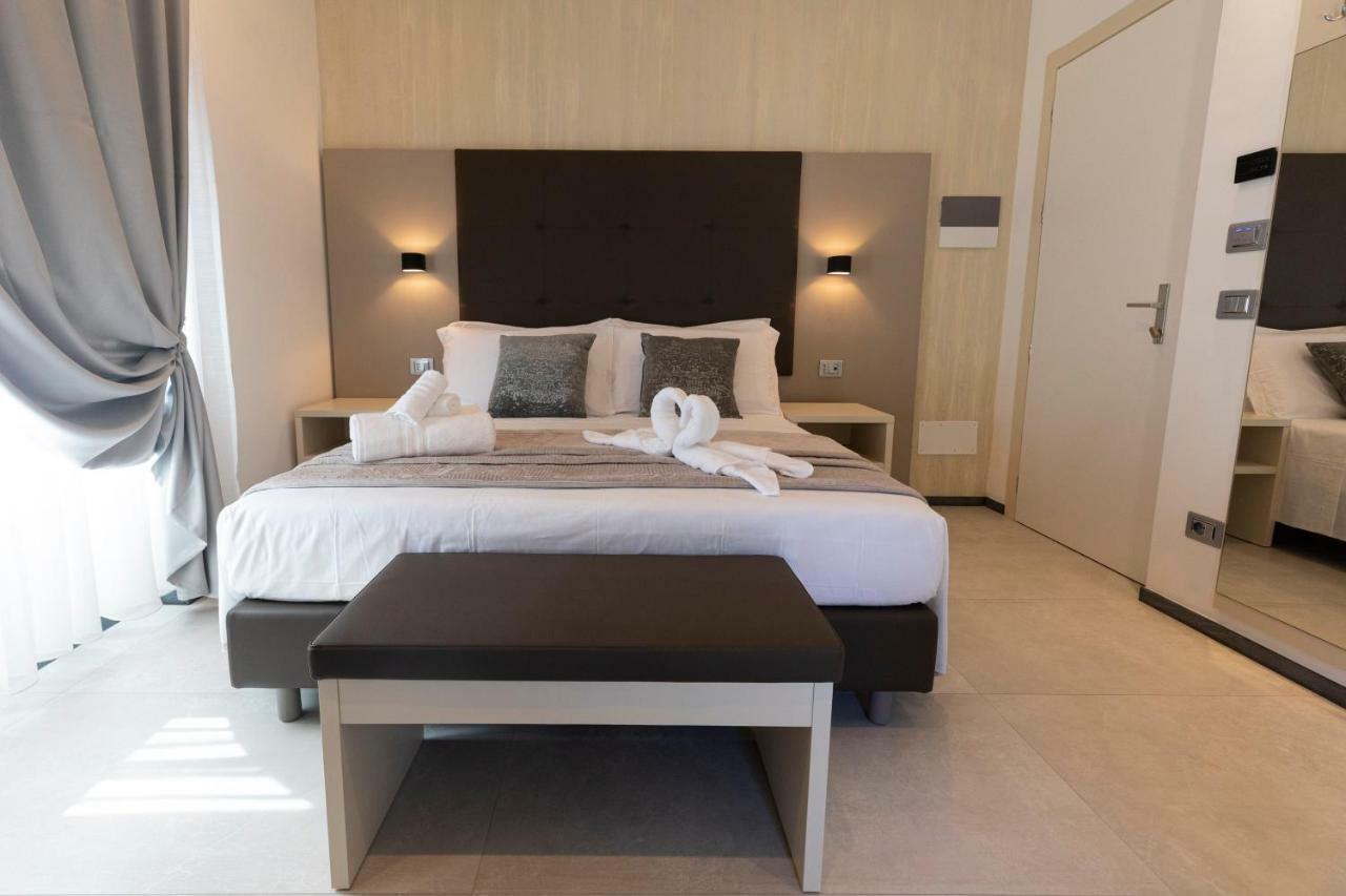 Double or Twin Room Private Bathroom