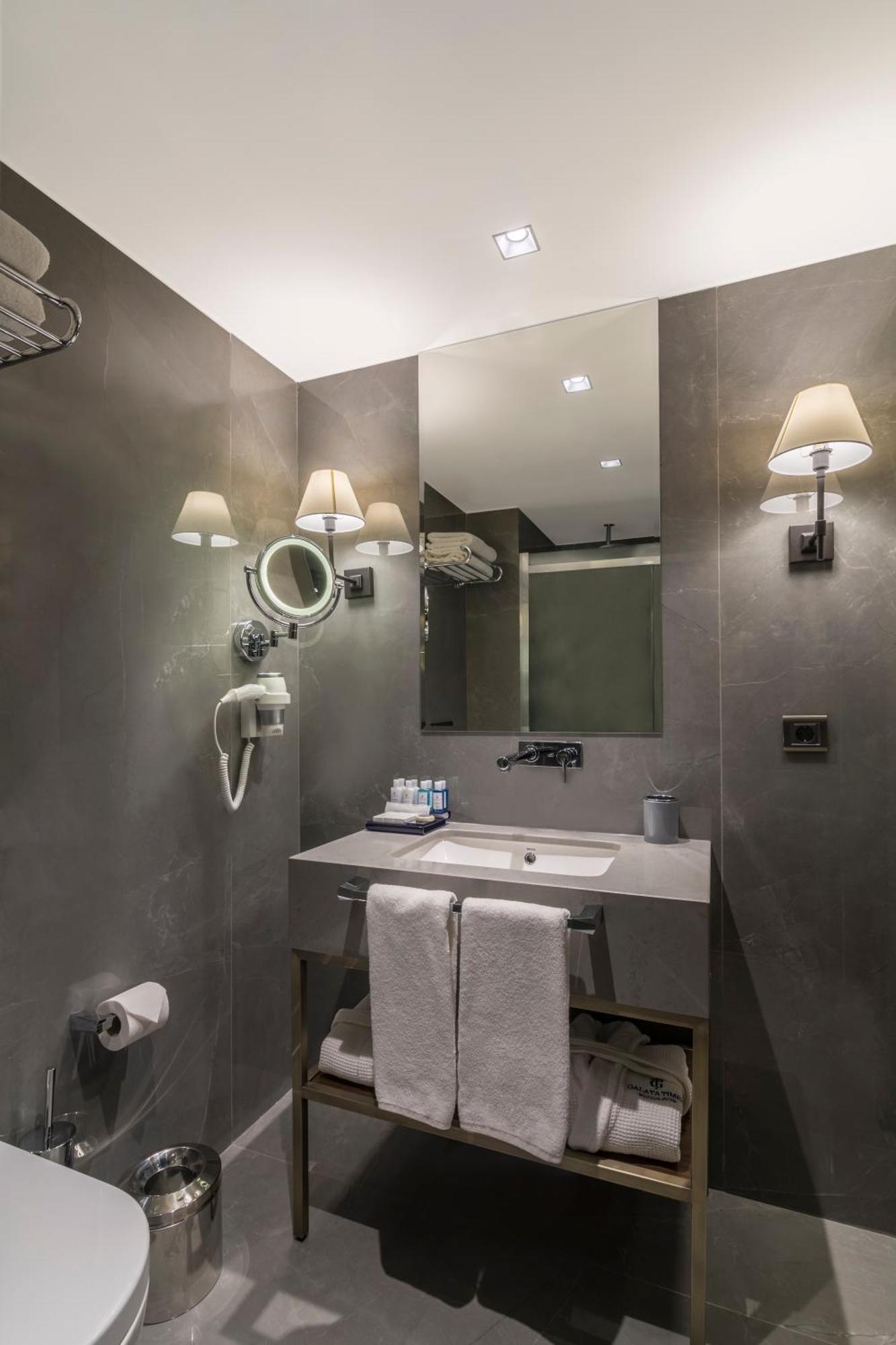 Deluxe Double or Twin Room with Balcony,1285490548:JPEG