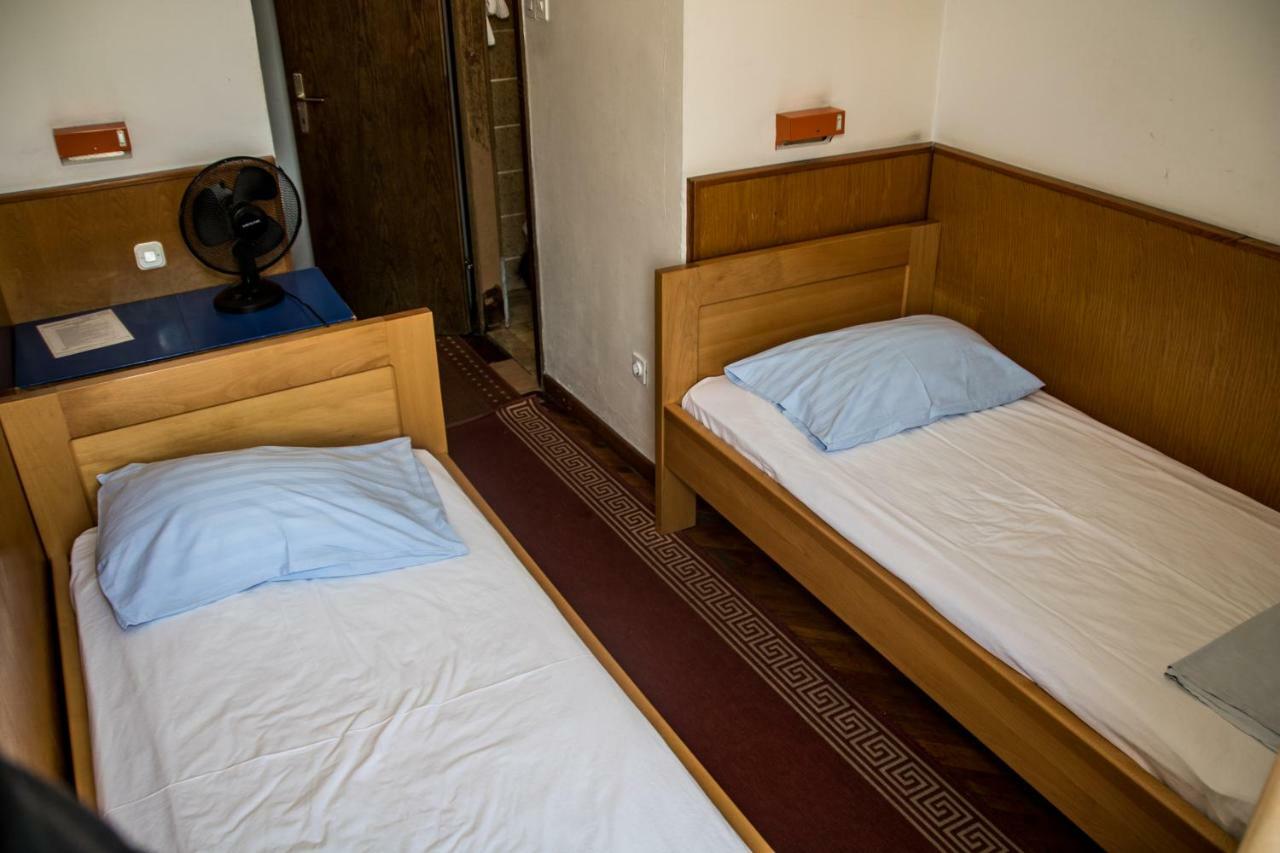 Single Room Private Bathroom