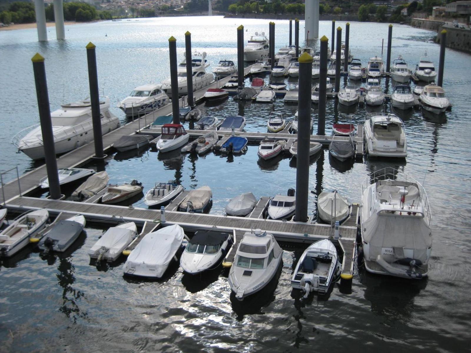 Barco com 2 Quartos