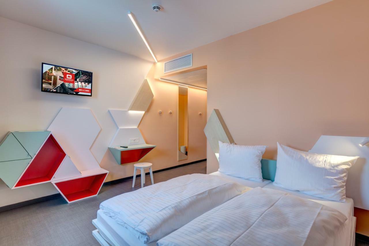 Double Room for Single Use