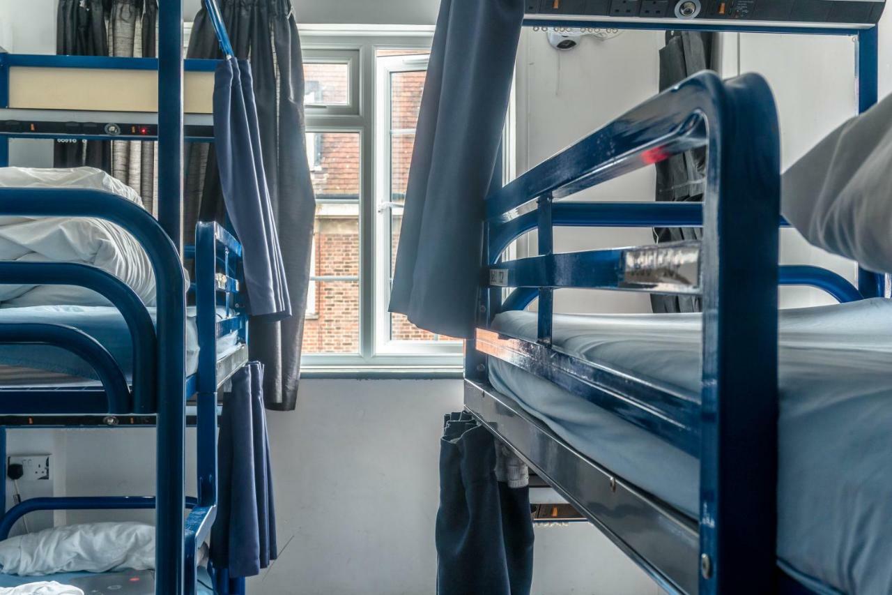 Bed in een Gemengde Slaapzaal met 6 Bedden