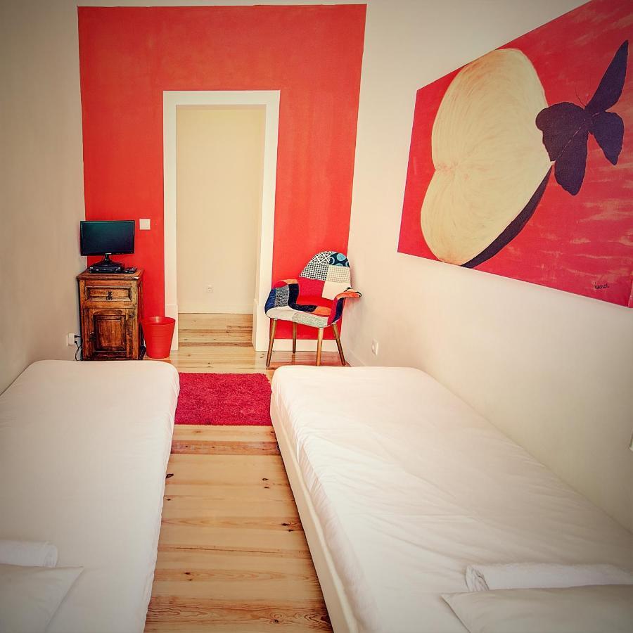 Quarto Twin Deluxe com Casa de Banho Partilhada
