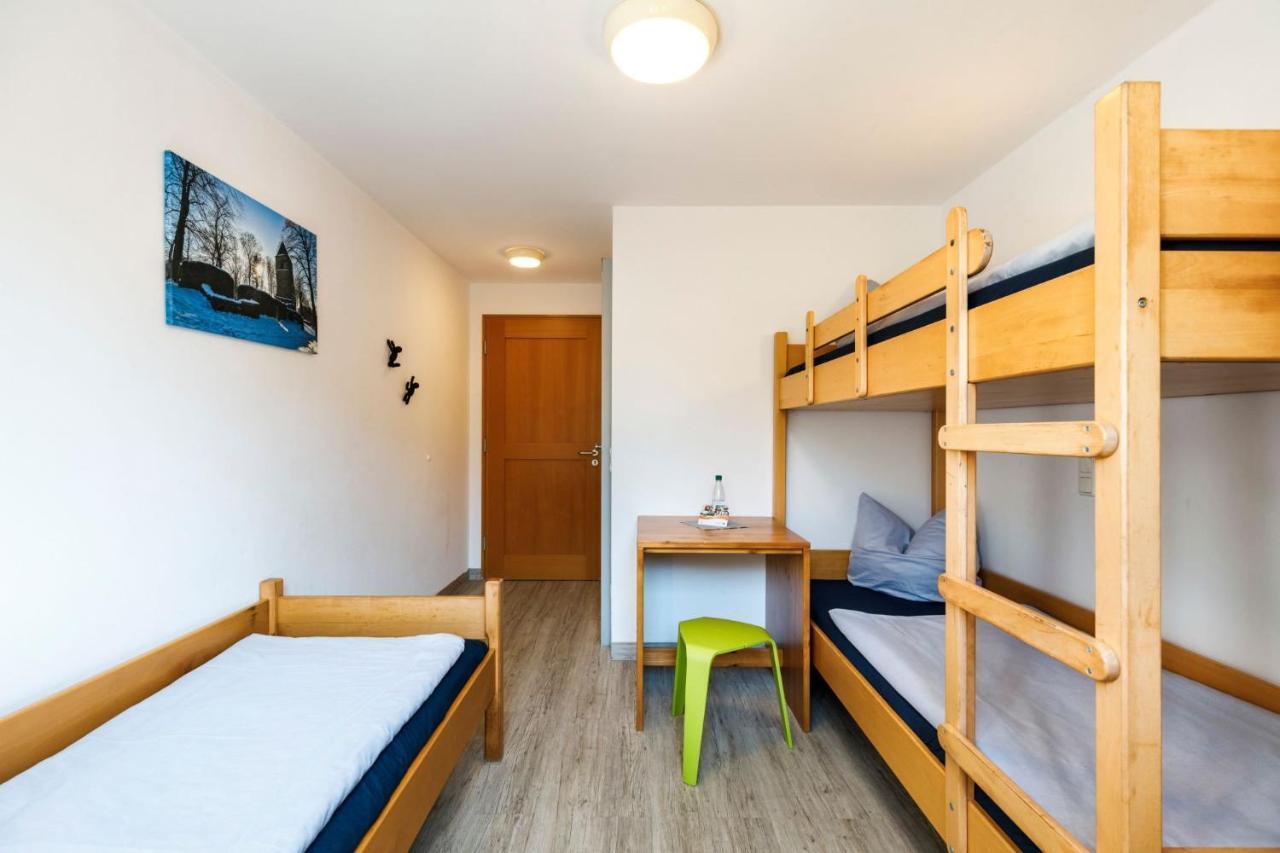 Dreibettzimmer mit Gemeinschaftsbad