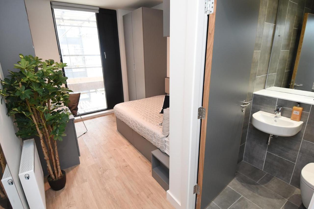Double Room Private Bathroom