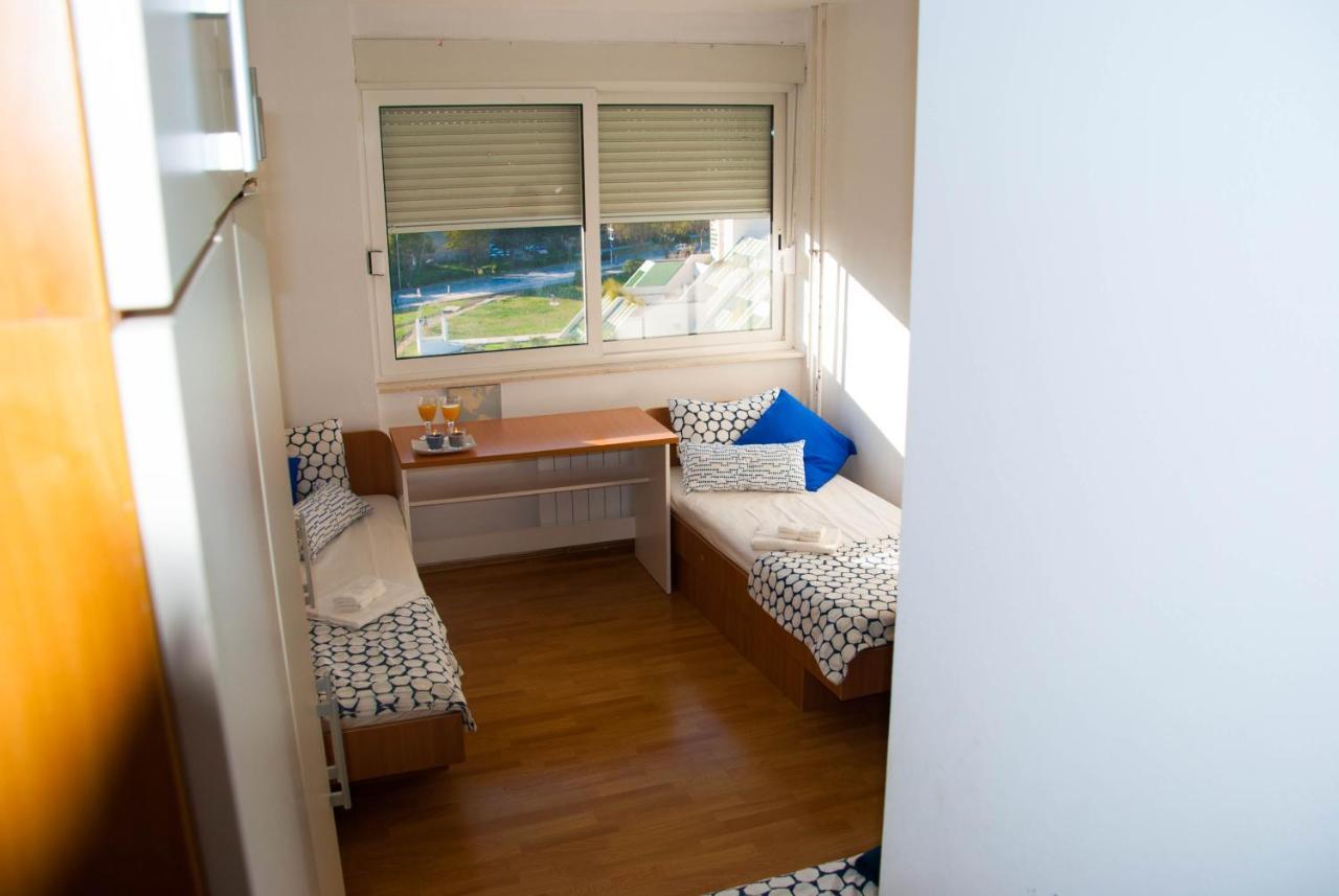 Habitación Triple Básica con baño compartido
