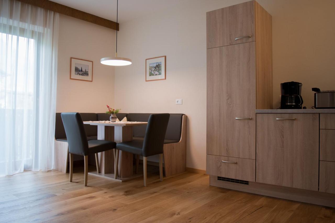 Apartment mit Balkon
