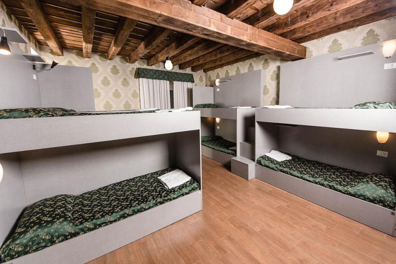 Bed in Gemengde Slaapzaal met 8 Bedden
